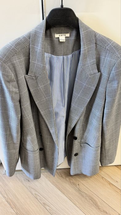 Продаю два пиджака Mango и Остин