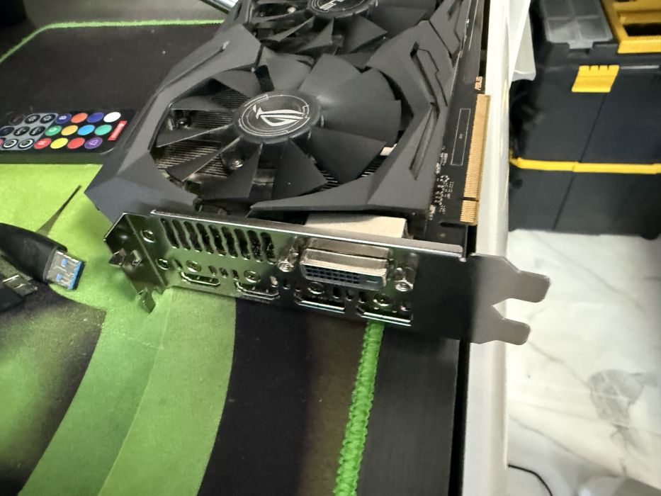 Vand schimb placa video Asus strix GTX 1060 6Gb GDDR5 192 bit