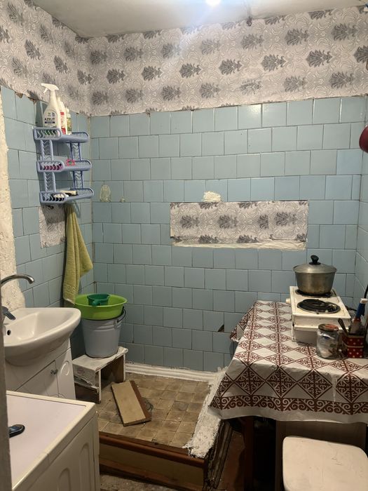 Продам  2 комн в общежитий