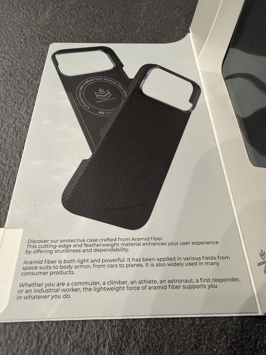 Карбонов кейс iphone 17 pro max