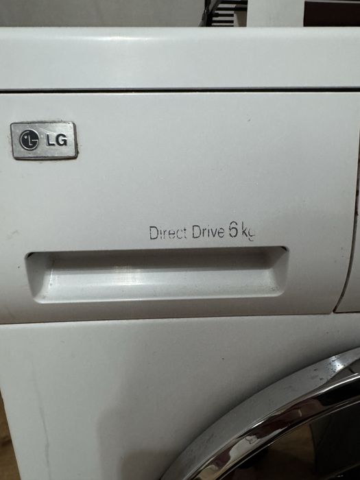 Продам машинку LG