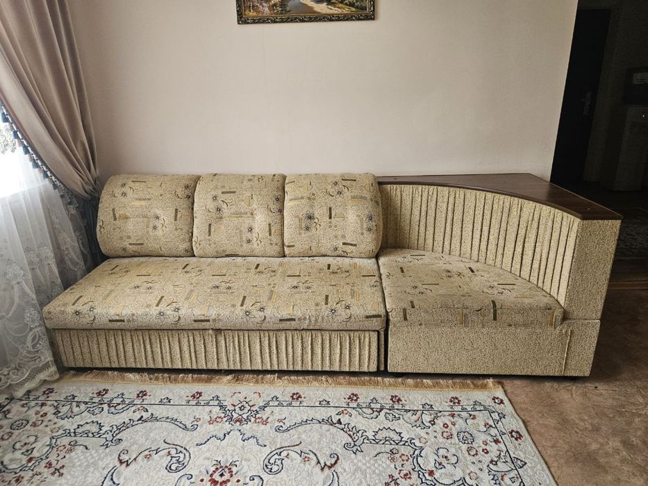 Продается диван.