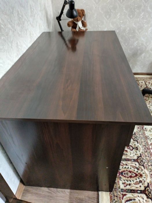 Продам компьютерный стол ,цвет дуб темный