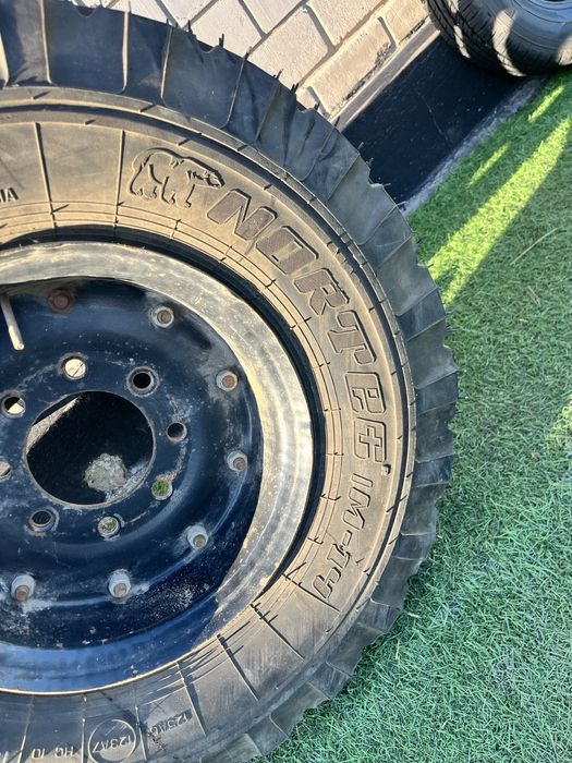 Продам одну шину с диском  размер 9.00-16