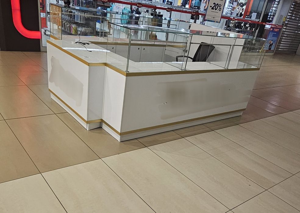 Stand comercial tip insula
