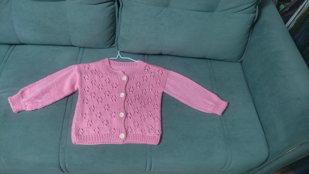 Продам детские вязаные вещи