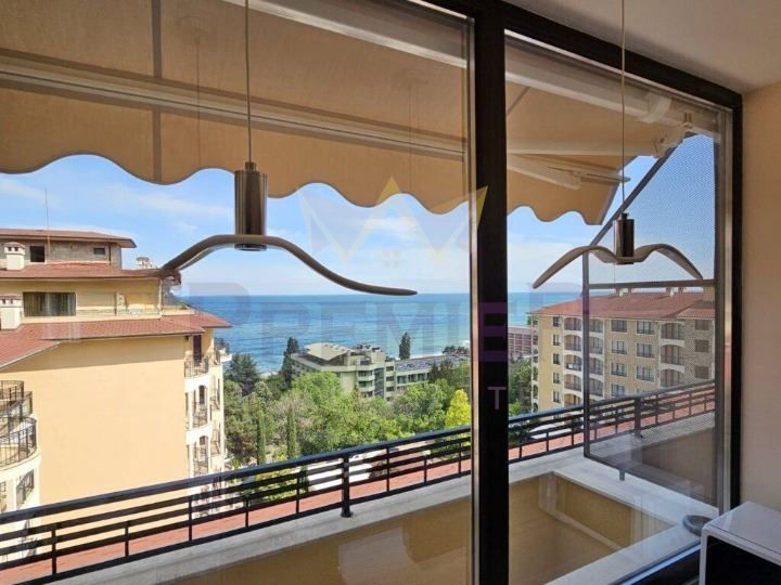 Продава се Тристаен апартамент в к.к. Златни пясъци - 100 кв.м за 1850 €/кв.м - Снимка #6