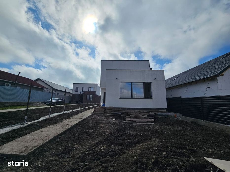 Casă de vânzare în Valu lui Traian – spațiul ideal pentru familia ta