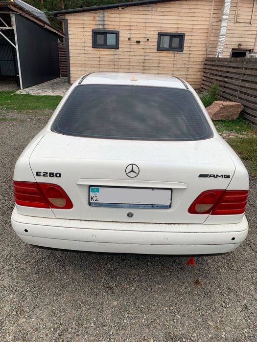 Продается Mercedes E-230