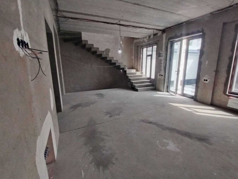 Продаётся Евро коробка  чигатой  сагбон  2,5 соток