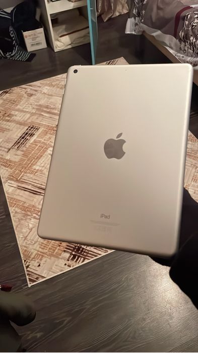 Ipad generația a6-a a1893