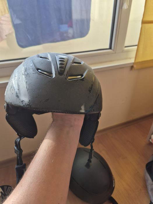 Продавам Ски каски