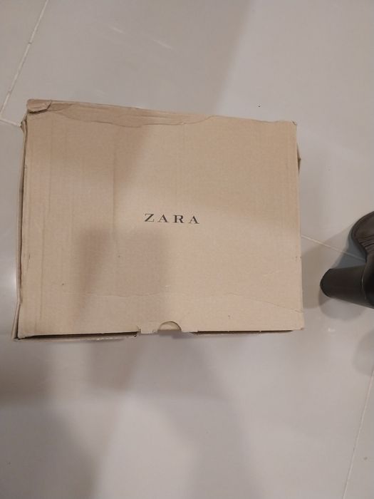 Дамски боти ZARA.