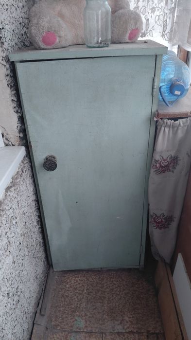 Отдам даром 2 шкафа.