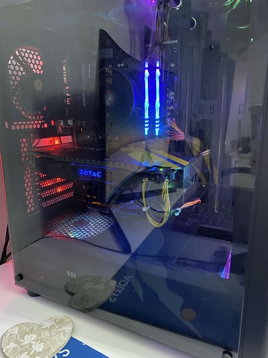 Pc(se vinde doar unitatea, nu celelalte)