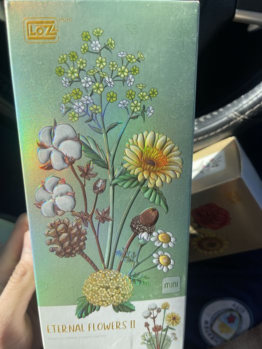 Продам лего цветы срочно