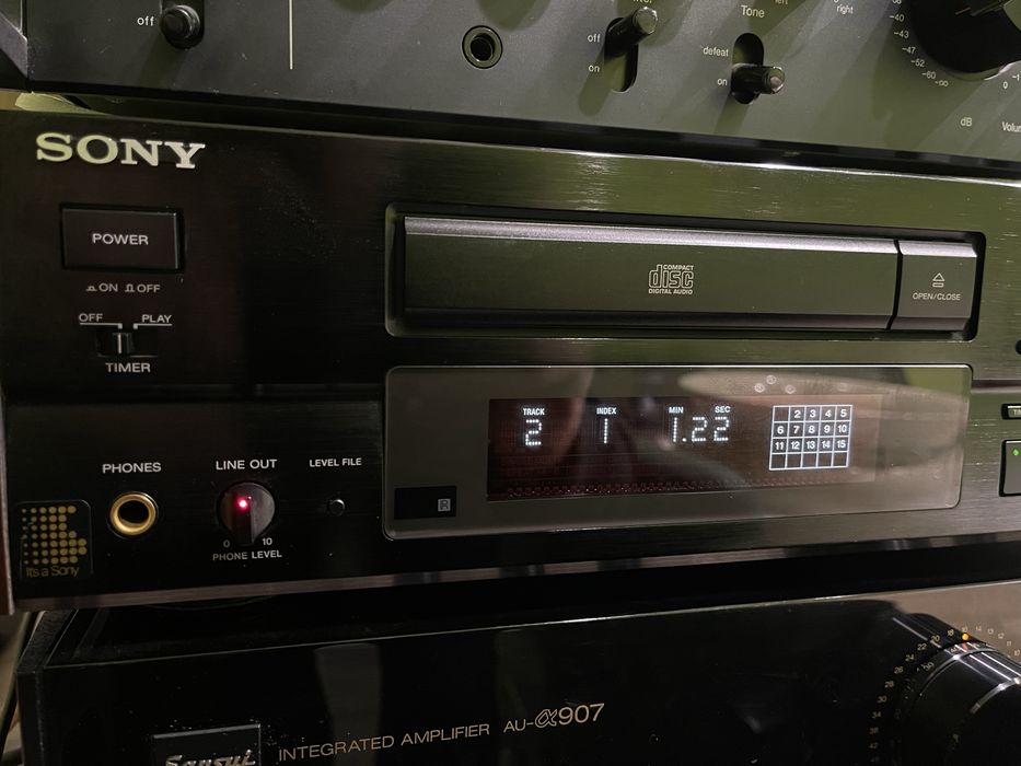 CD плеер SONY CDP-555ESA