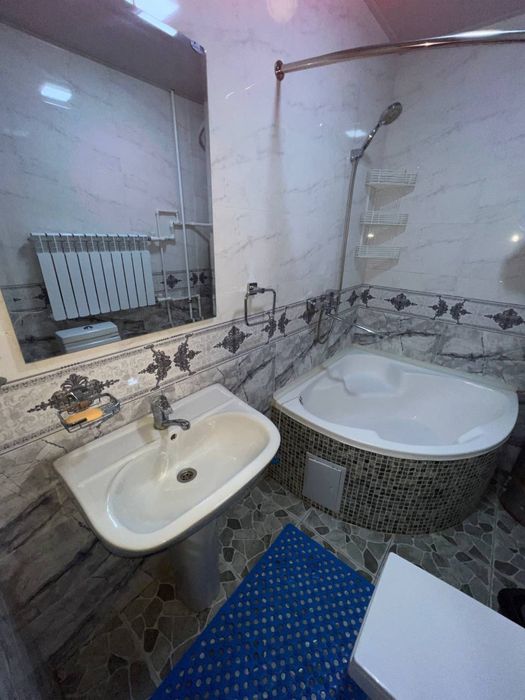 Ijaraga uy STUDENT QIZLARGA beriladi OXUgayaqin eski AVTOVAGZAL