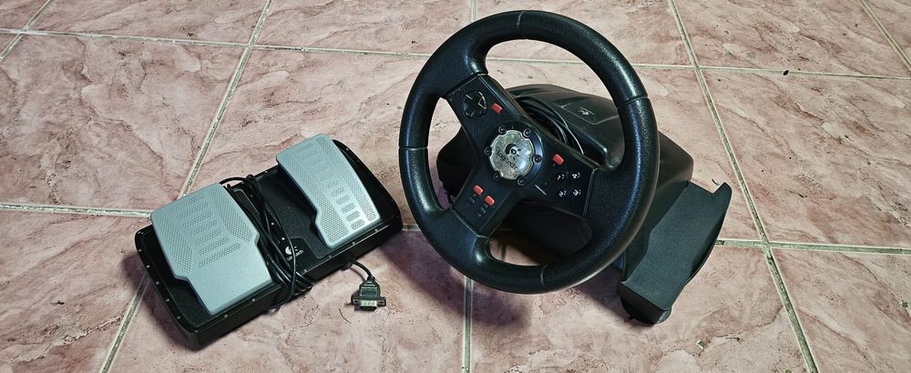Volan Logitech Formula