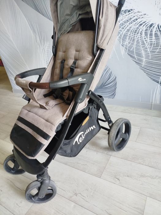 Продается коляска Teknum