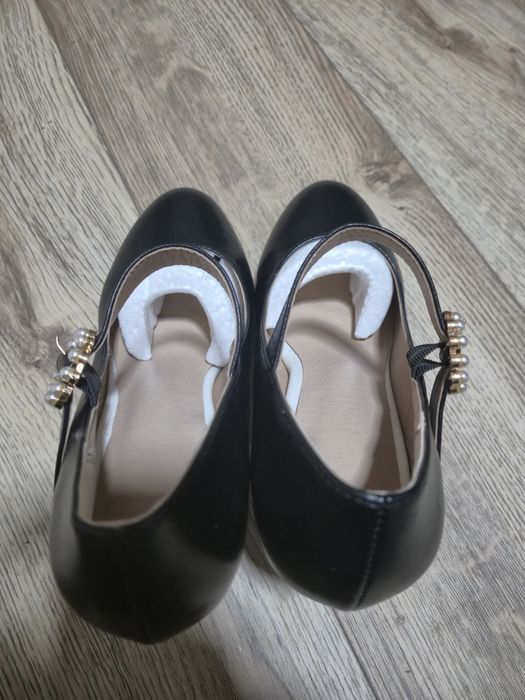 Pantofi eleganti albi/negri