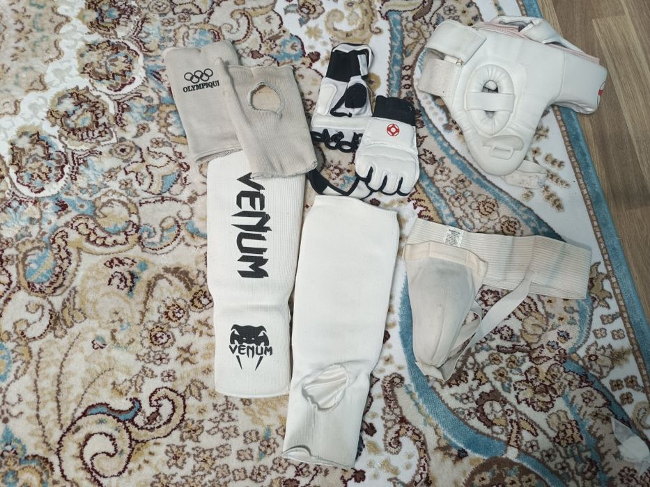 Кимано для каратэ полный комплект.