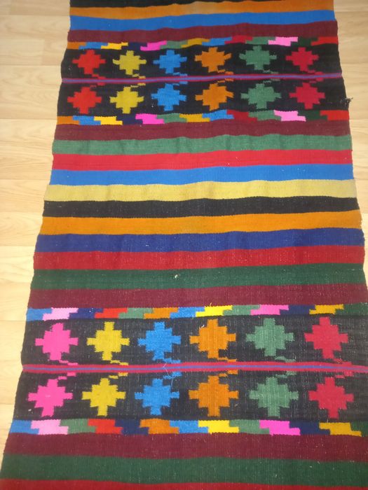 Vând covoare tradiționale.vechi urgent bune