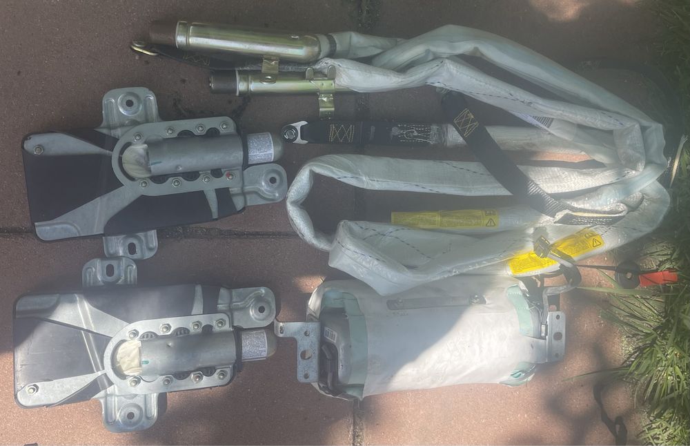 Продавам части за бмв е46 купе 328си