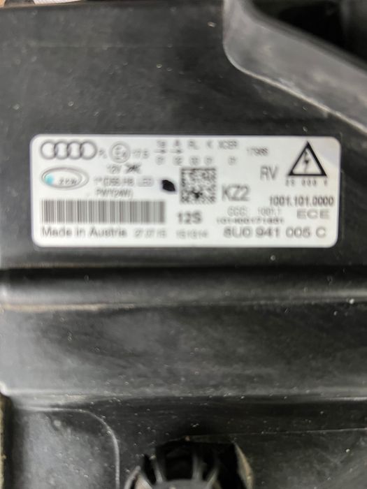 Faruri Audi Q3 8U 2016