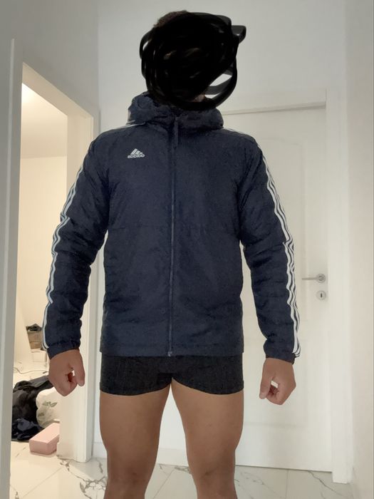 Geaca Adidas ca si noua
