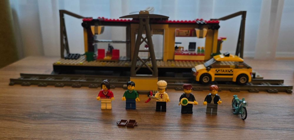 Vând avantajos lot Lego City seria Jungle 60161, 60157, 60156 și lot Lego City seria Pompieri și Gara 60050-60088-60107-60110-60212-60319