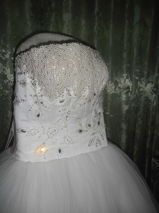 продам  красивое свадебное платье