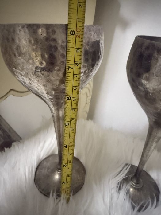 Медни посребрени чаши