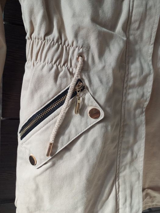 Продаётся платье, парка доя девочки. Цена 5000 тг.