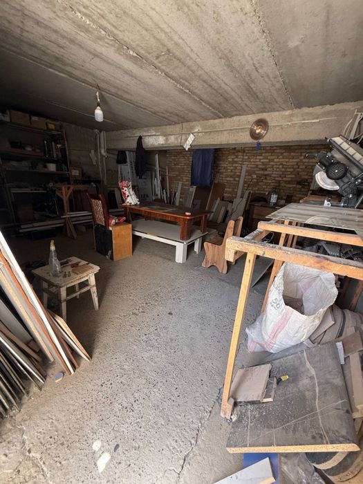 Tayor magazin sotiladi