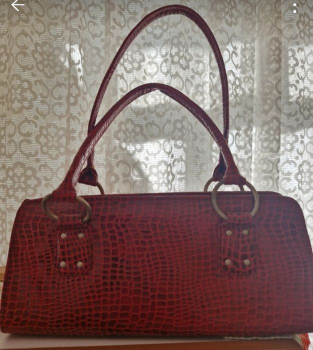 Poseta eleganta  burgund