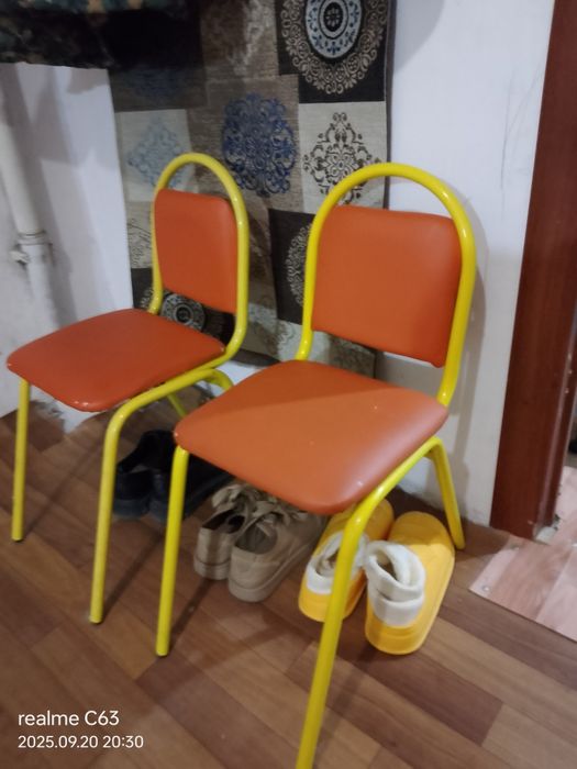 Продам детские стульчики