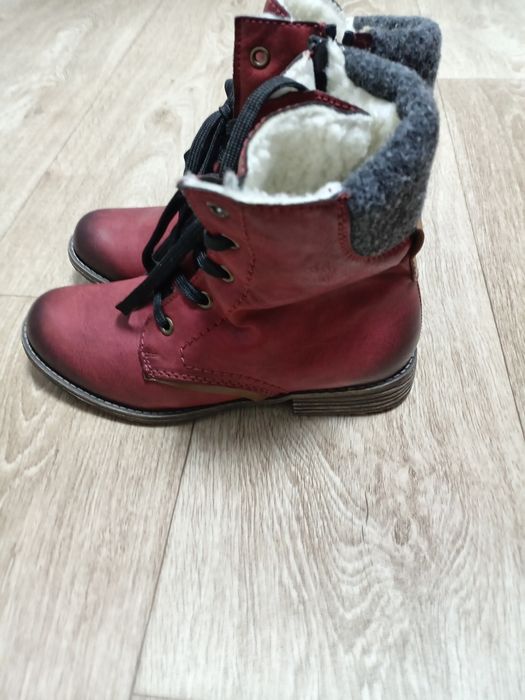 Продаются ботинки