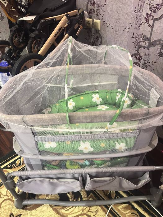 Bolalar belanchak elektroniy pluti bkr muzika chaladi ozi tebranadi