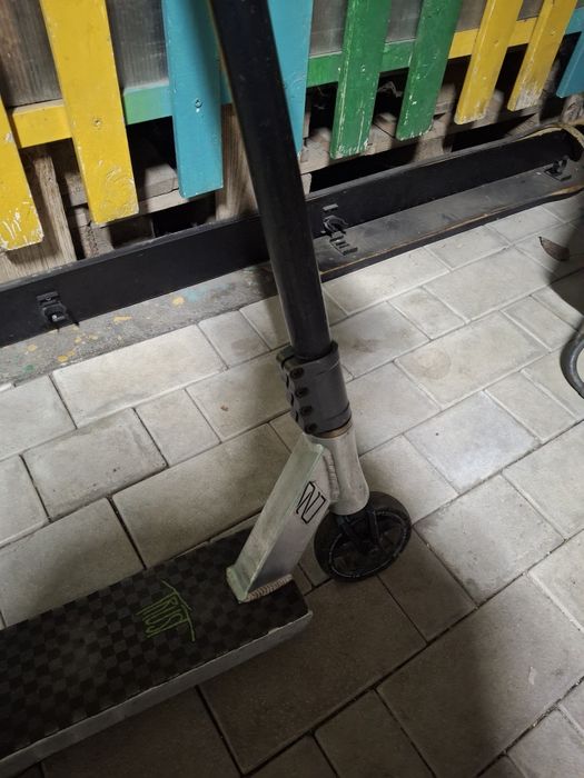 Обменяю трюковой самокат кастом