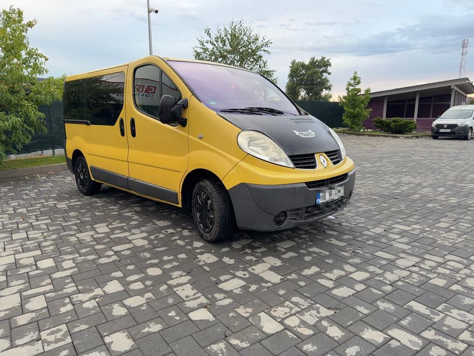 Vand Renault Trafic 8 locuri  2.0 diesel