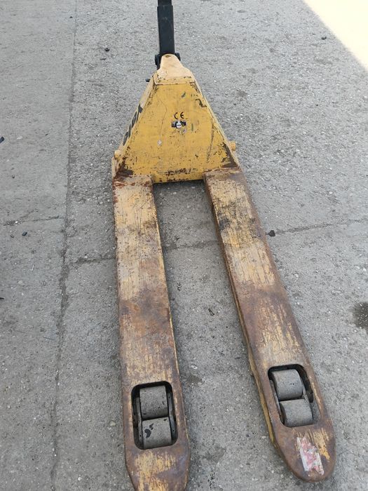 Vând Liza yale 2500 kg