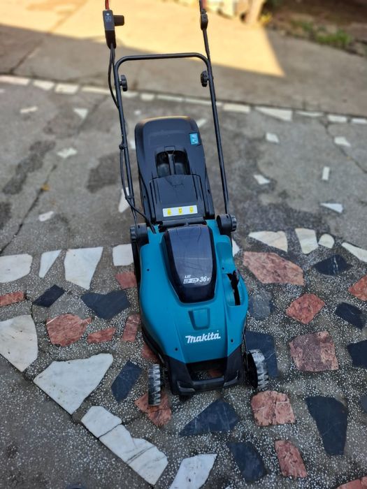 Masina de tuns gazonul DLM431