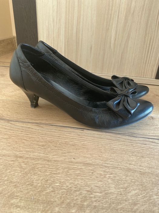 Черни дамски токчета