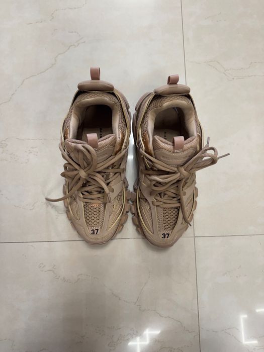 Balenciaga Track Beige