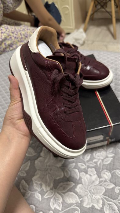 Продается турецкие кроссовки