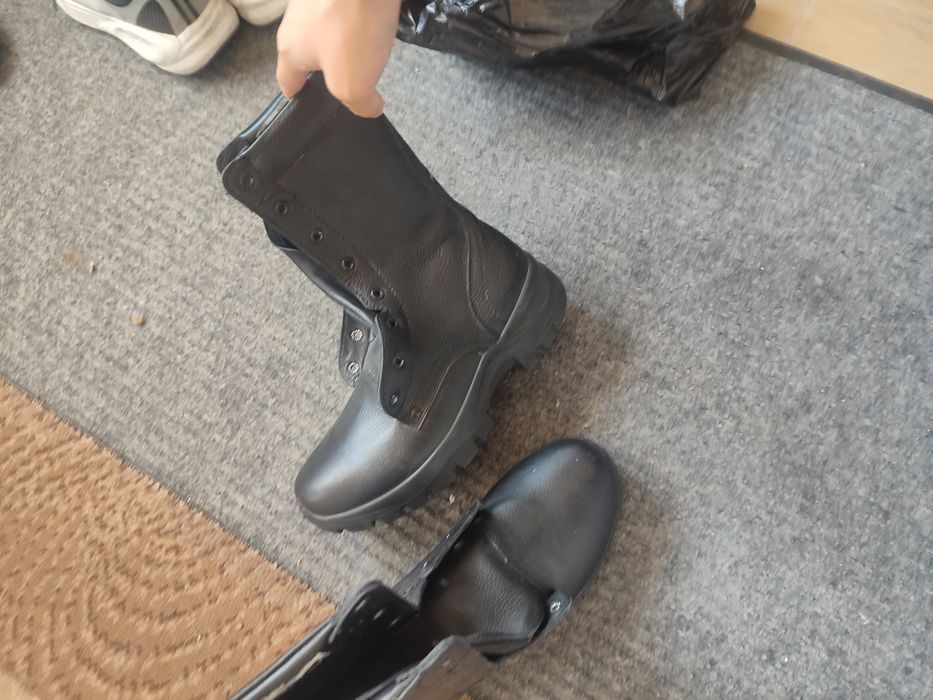 Продаю новые берцы