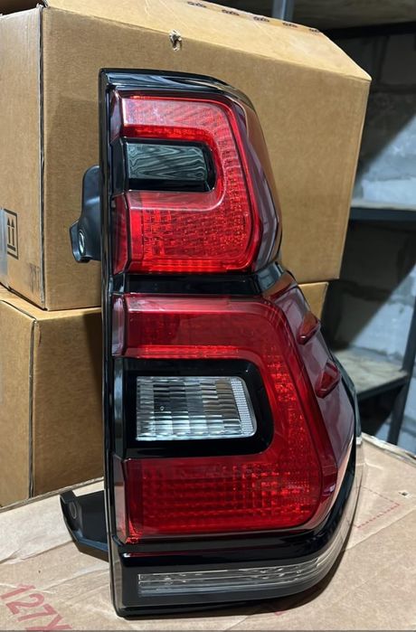 Фонарь на Prado 150 оригинал