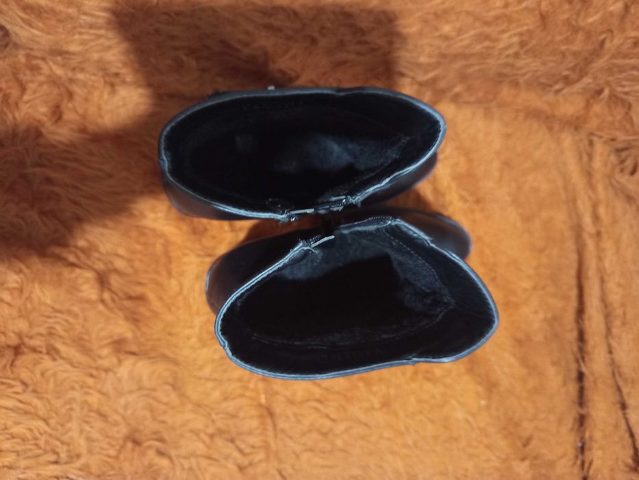 Дамски боти с висок ток