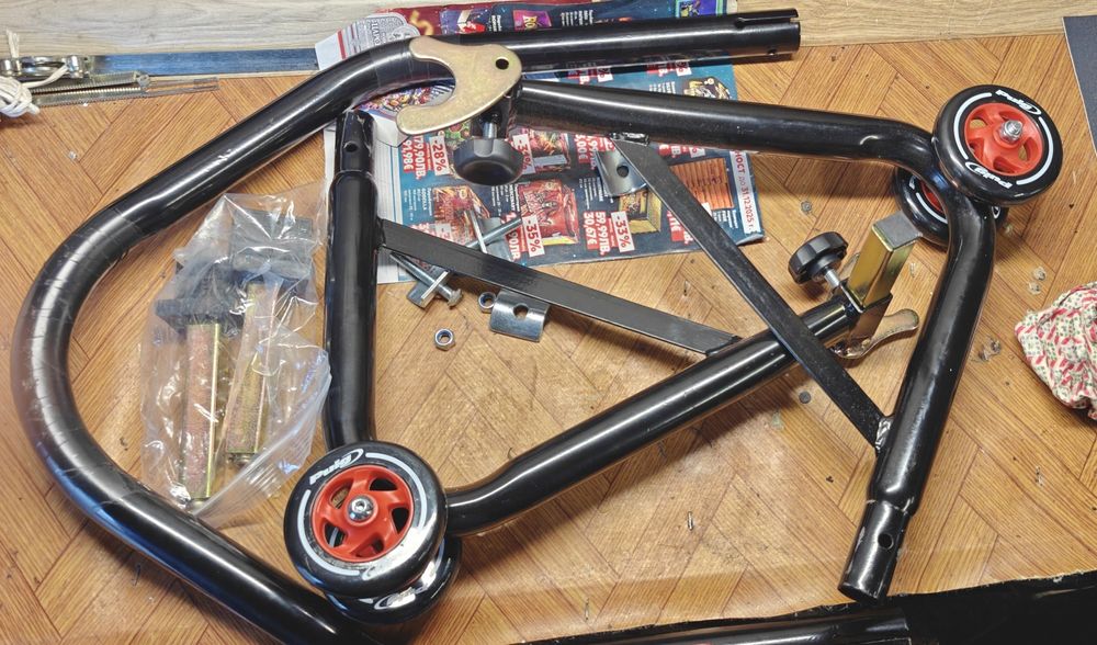 Падок стойка за мотори Puig